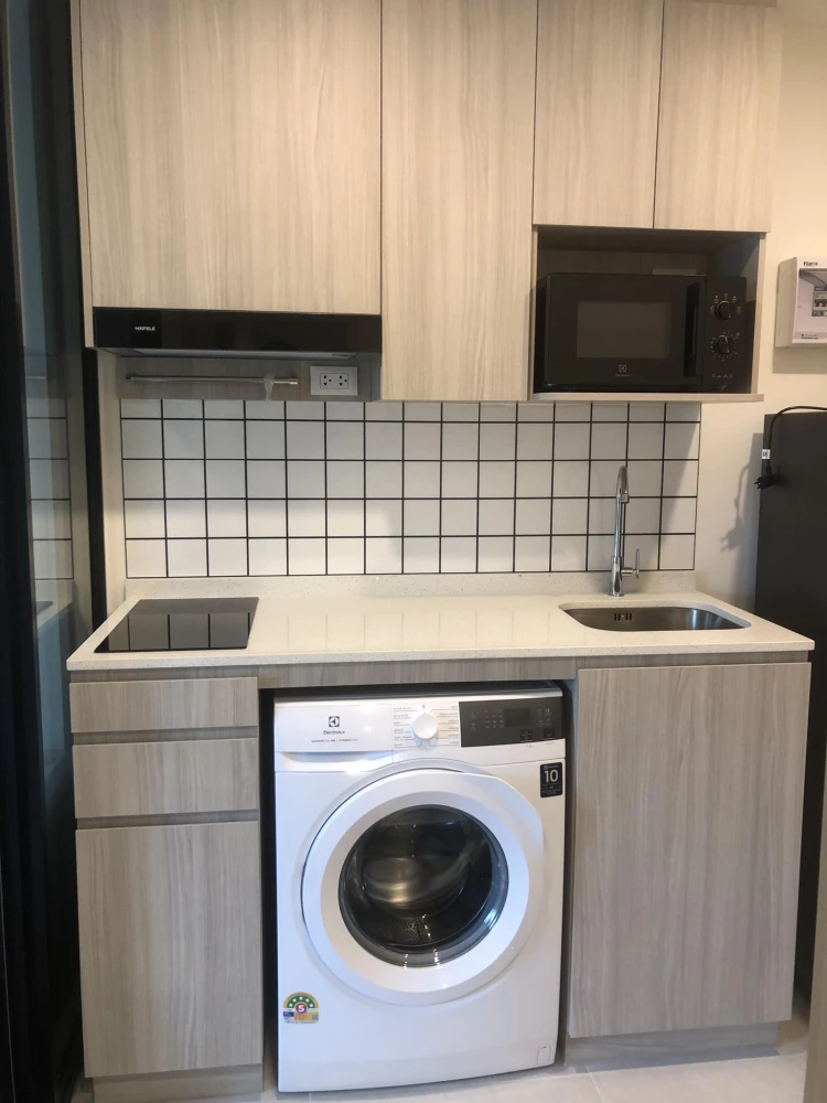 Condo for rent at Origin Play Sri Udom Station. Ready to move in, fully furnished. Book now, don't miss out!