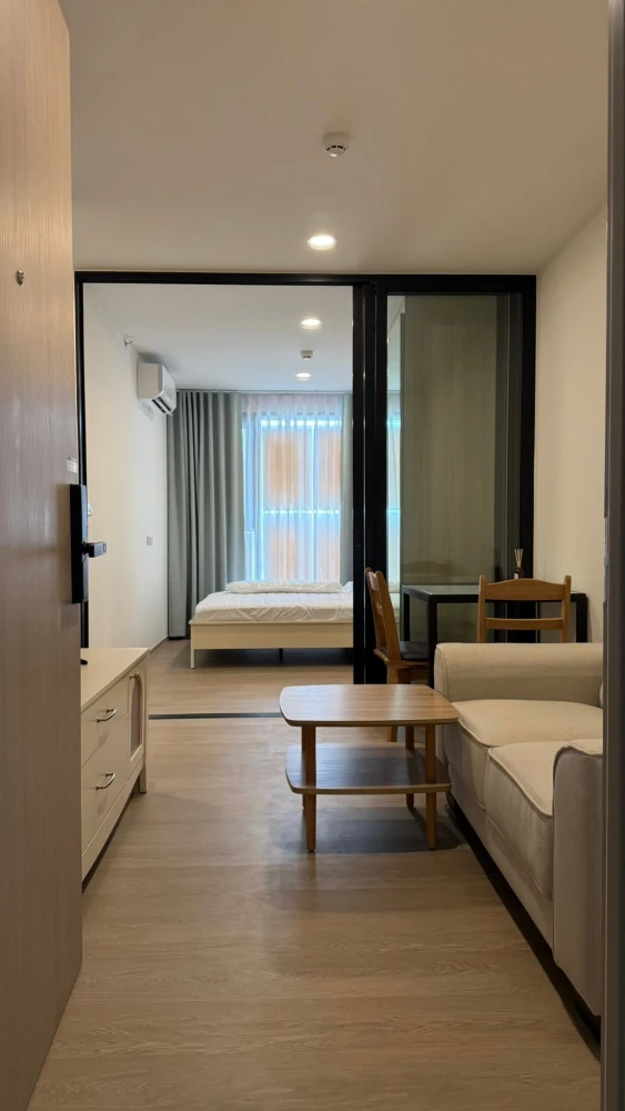 Condo for rent: Origin Plug & Play Bangkunnon Tripple Station, 12A floor, southwest facing. Pets allowed. Away from the elevator and garbage room. Boo