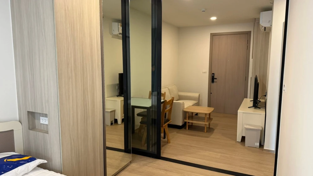 Condo for rent: Origin Plug & Play Bangkunnon Tripple Station, 12A floor, southwest facing. Pets allowed. Away from the elevator and garbage room. Boo