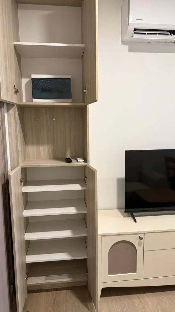 Condo for rent: Origin Plug & Play Bangkunnon Tripple Station, 12A floor, southwest facing. Pets allowed. Away from the elevator and garbage room. Boo