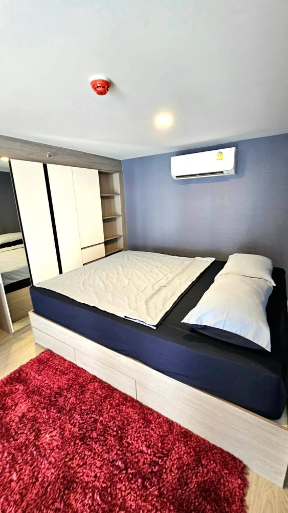 Condo for rent at Origin Plug & Play Ramkhamhaeng Triple Station. Pleasant unit, fully furnished, and equipped with appliances. Great price—book now!