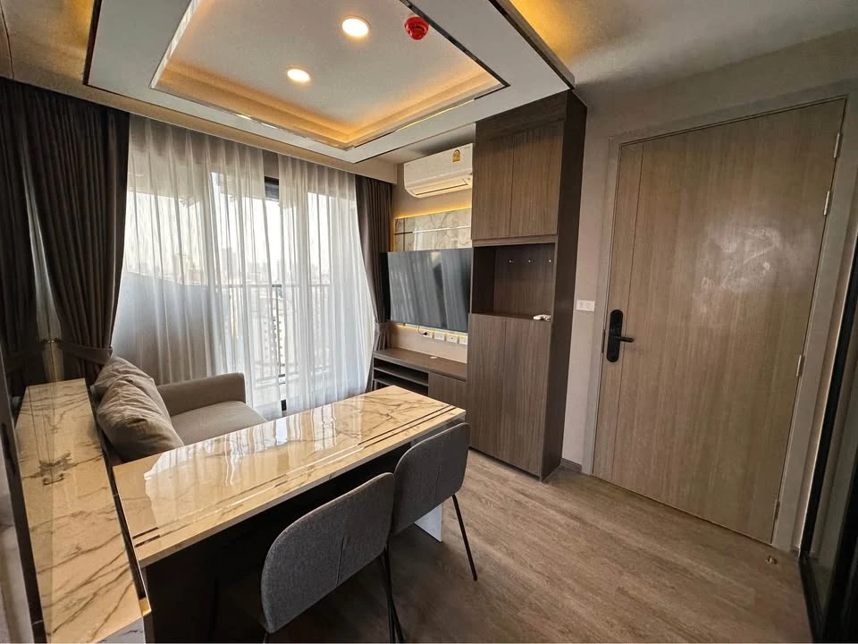 Condo for rent at Origin Ladprao-Bangkapi. Nicely decorated with high-quality built-in furniture. Amazing price! Book today! Don't wait!