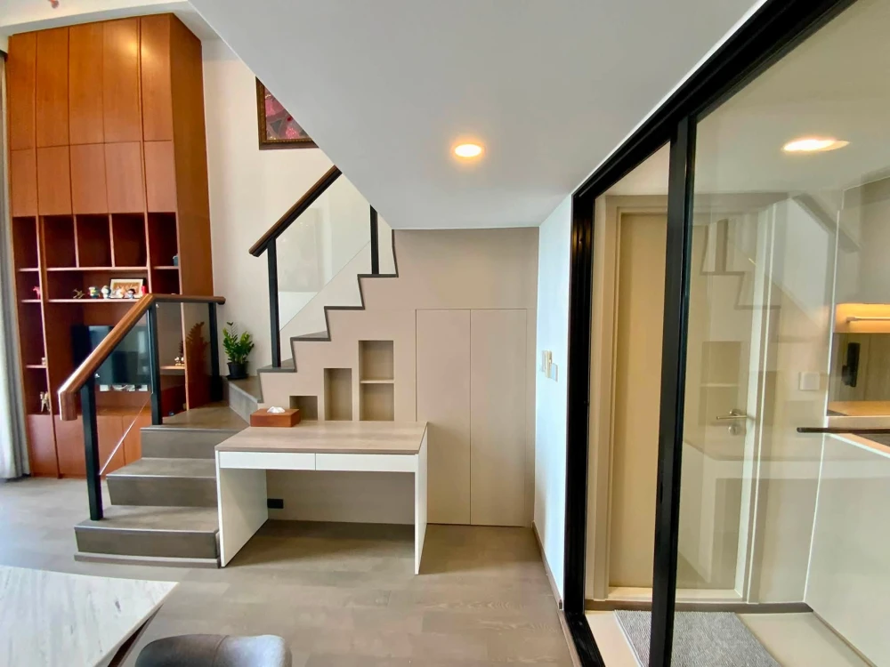 Condo for rent at Park Origin Rajchathewi, duplex unit with 4.25 meter ceiling height, spacious and fully furnished, ready to move in.