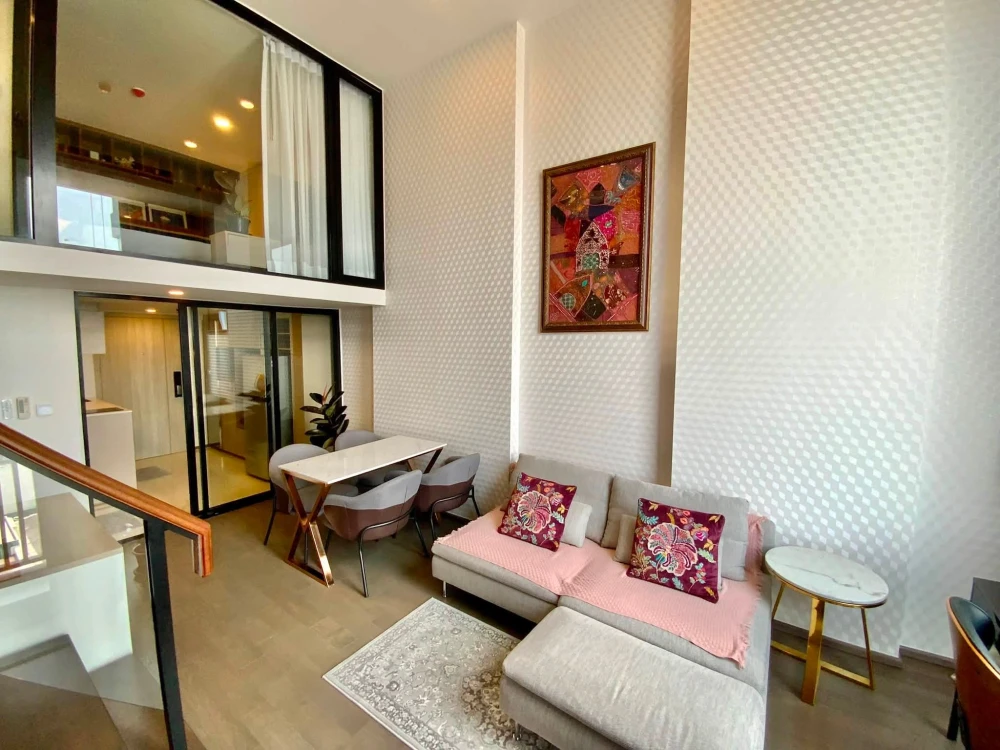 Condo for rent at Park Origin Rajchathewi, duplex unit with 4.25 meter ceiling height, spacious and fully furnished, ready to move in.