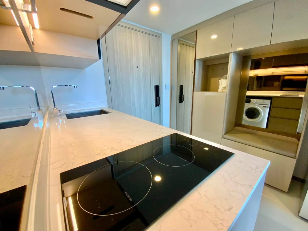 Condo for rent at Park Origin Rajchathewi, duplex unit with 4.25 meter ceiling height, spacious and fully furnished, ready to move in.