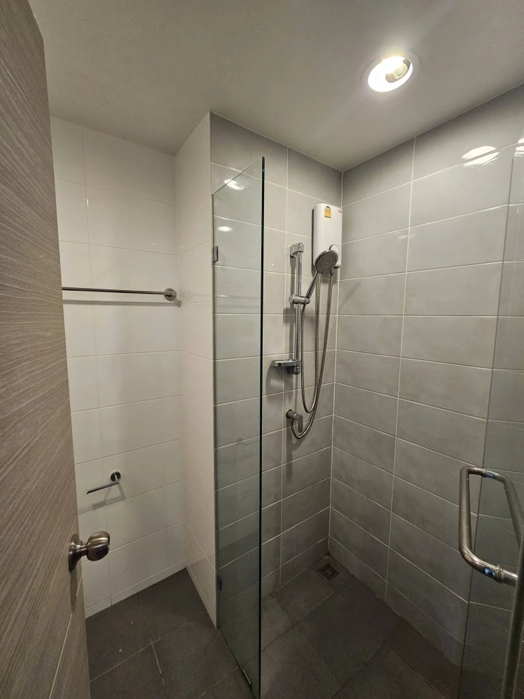 Condo for rent at Premio Quinto. Move-in ready—fully furnished and equipped with all appliances. Just bring your suitcase and move right in. Don't mis