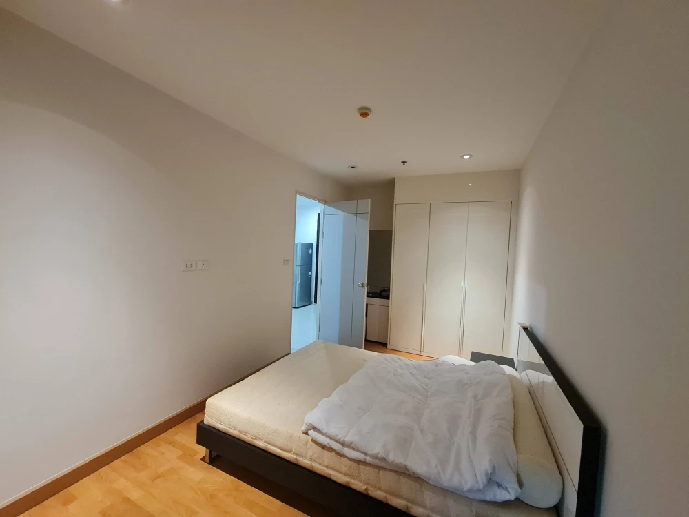 Condo for rent at President Sukhumvit 81. Fully furnished and equipped with appliances. Just bring your personal belongings and move in! Don't wait!