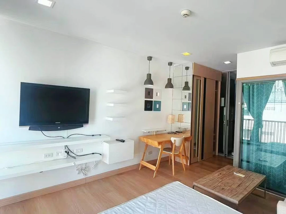 Condo for rent, Quad Sathon, Studio room, 4th floor, ready to move in, fully furnished, great price. Book now!