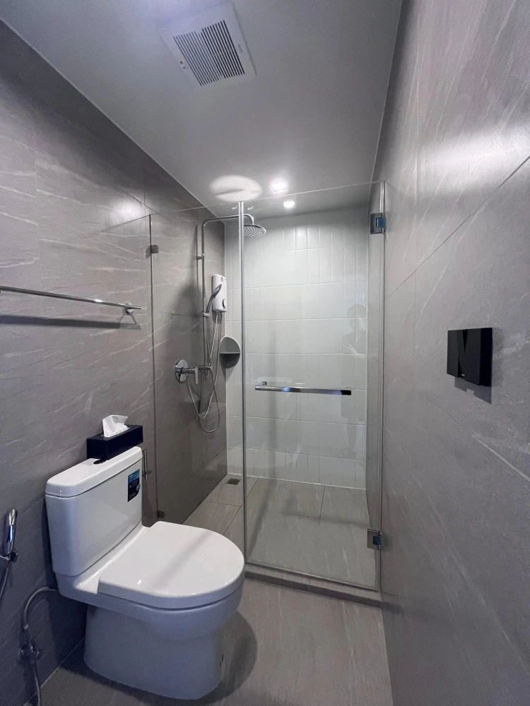 Condo for rent Reference Sathorn Wongwianyai, nice room, complete with furniture and electrical appliances, book now!