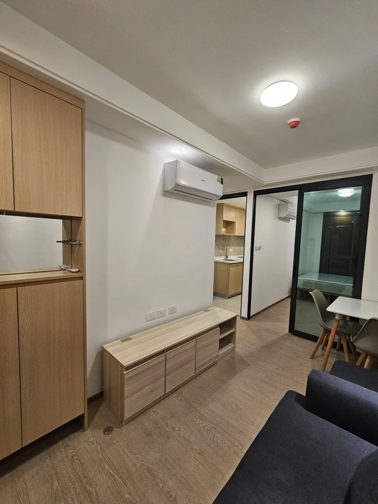 Condo for rent at Regal Srinakarin 40. Nice, minimalist-style decor. Fully furnished and ready to move in.