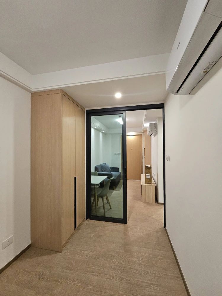 Condo for rent at Regal Srinakarin 40. Nice, minimalist-style decor. Fully furnished and ready to move in.