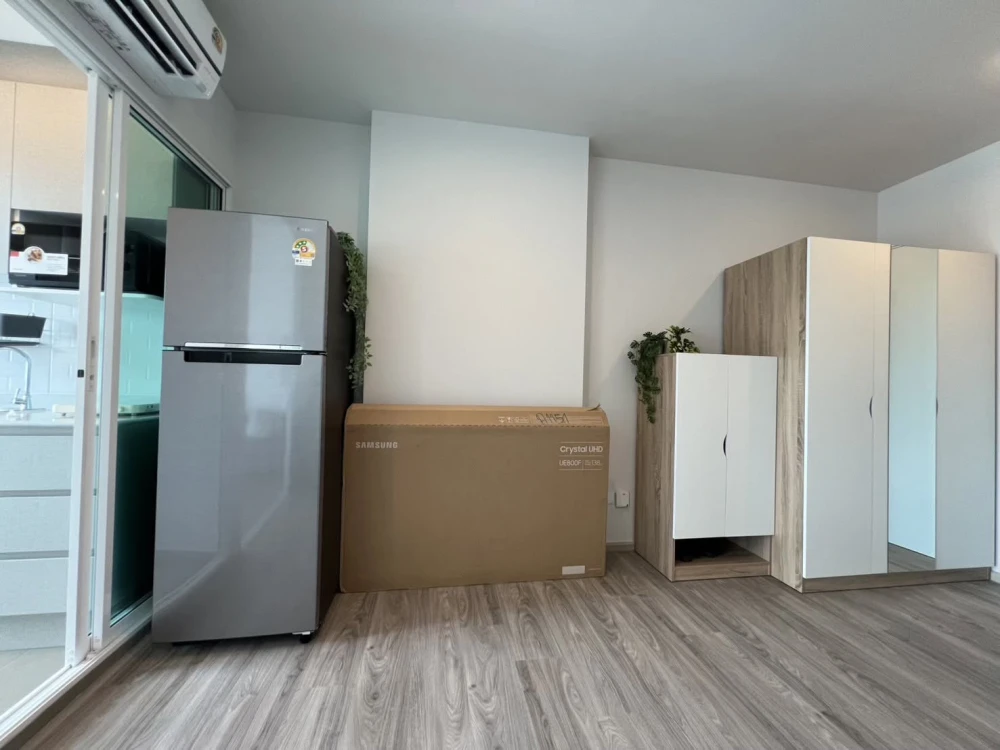 Condo for rent at Regent Home Bangna. The unit is partitioned into separate areas, fully furnished with appliances. Book now before it's too late!