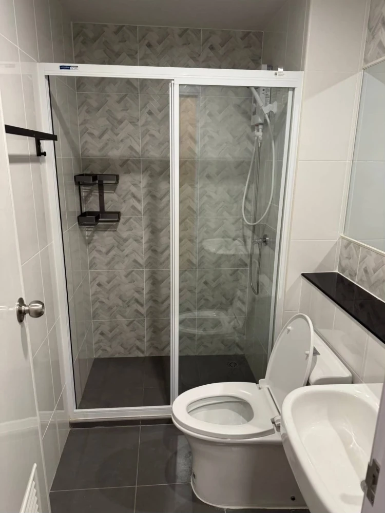Condo for rent at Regent Home Bangna. Nice, well-partitioned unit with separate zones. Book now, don't wait!