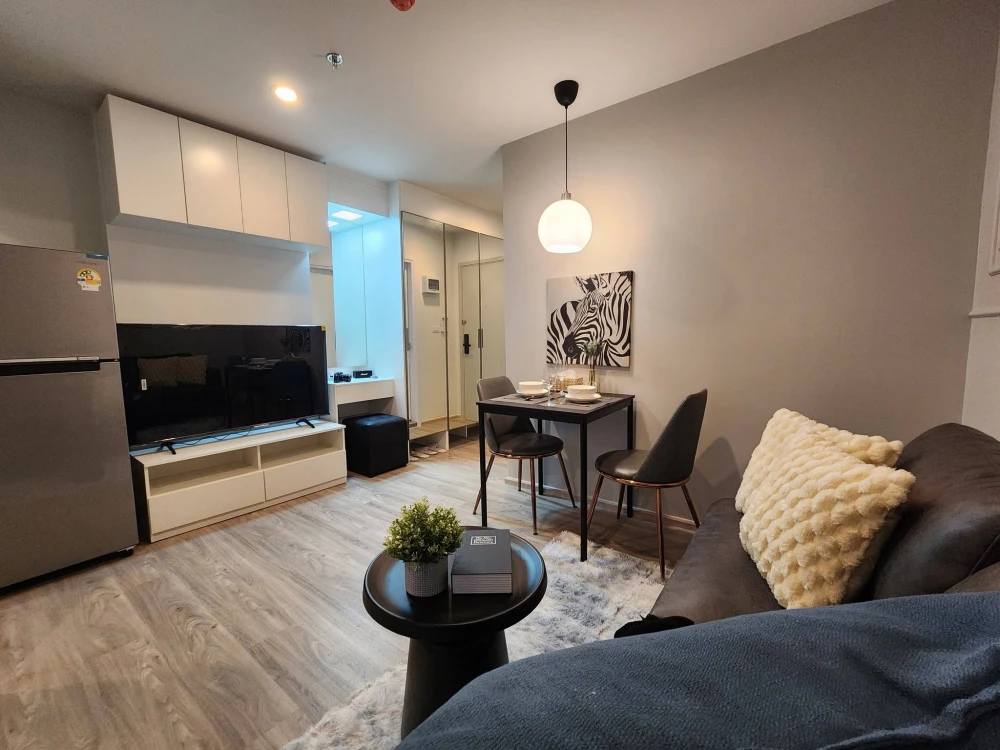 Condo for rent at Regent Home Bangna. Nice unit, fully furnished with appliances. Just bring your suitcase and move in!