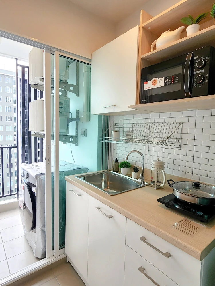 Condo for rent at Regent Home Bangna. Nice unit, fully furnished with appliances. Just bring your suitcase and move in!