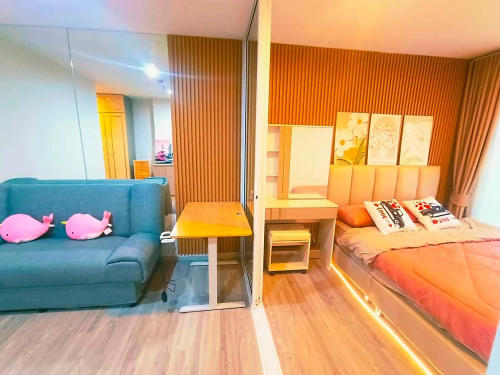 Condo for rent at Regent Home Bangna. Ready to move in, well-partitioned with separate zones. Great price! Book now! images
