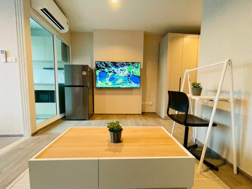 Condo for rent at Regent Home Bangna. Ready to move in, fully furnished with appliances. Amazing price! Book now!