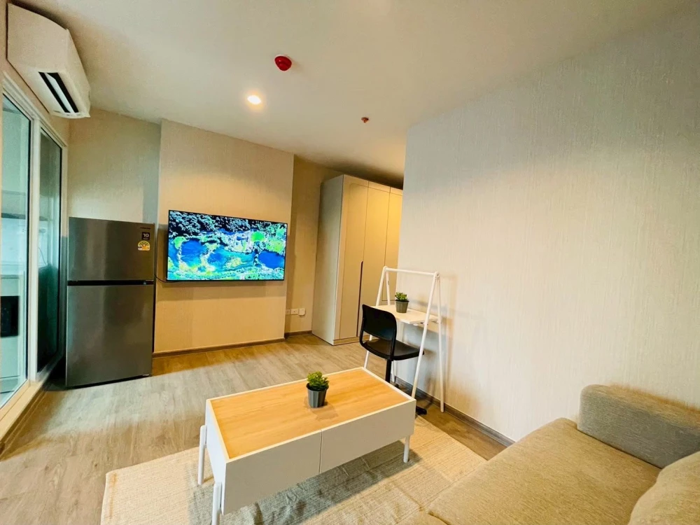 Condo for rent at Regent Home Bangna. Ready to move in, fully furnished with appliances. Amazing price! Book now!