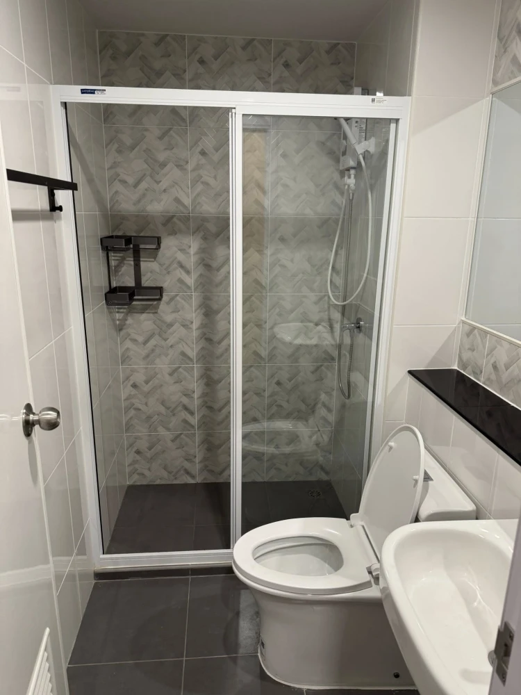 Condo for rent, Regent Home Bangna. Fully furnished and equipped with appliances. Just bring your personal belongings and move in!