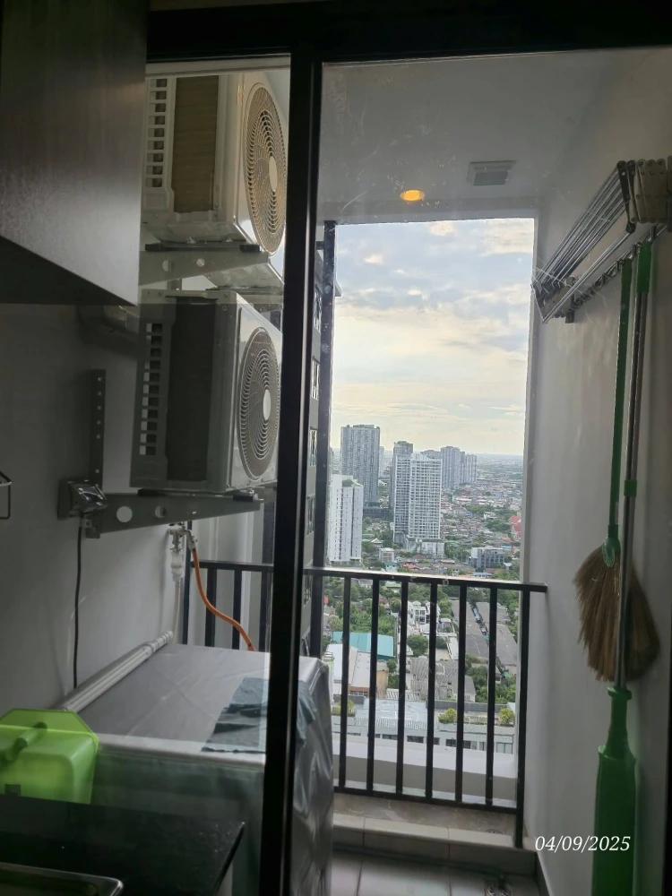 Condo for rent at Regent Home Wuttakat. Move-in ready, fully furnished, and equipped with all appliances. Great price—book yours today!