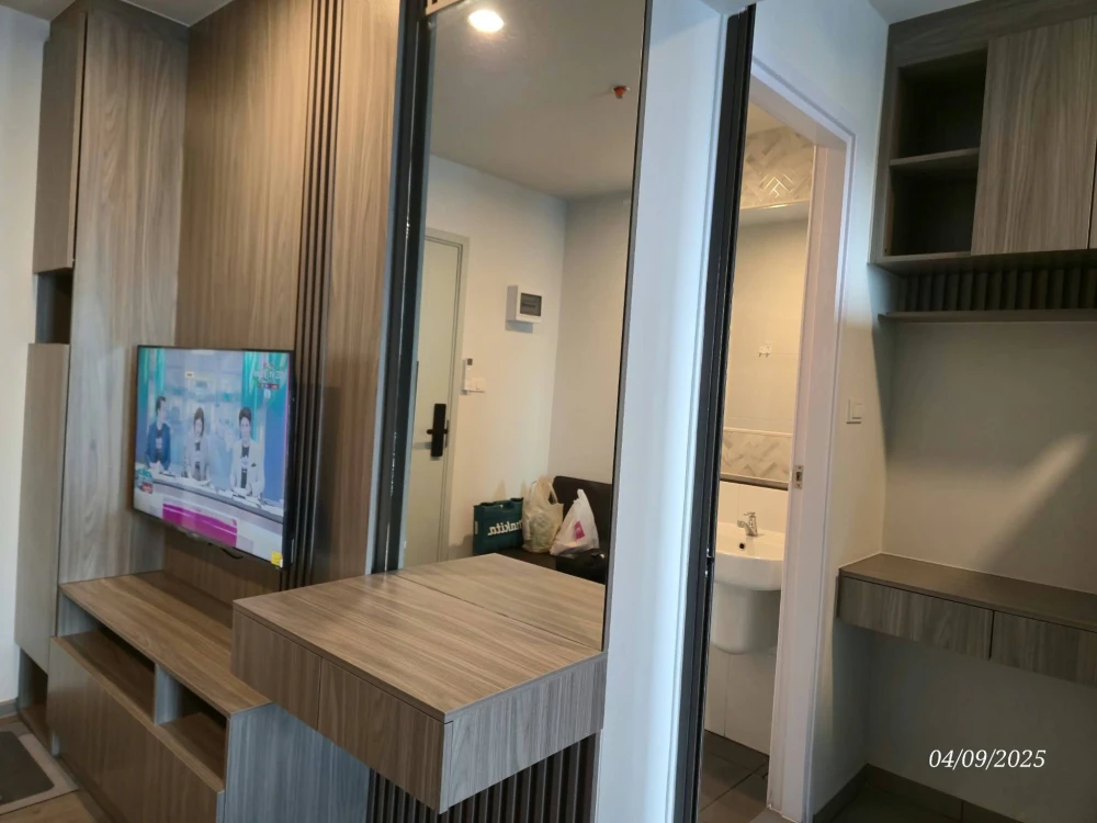 Condo for rent at Regent Home Wuttakat. Move-in ready, fully furnished, and equipped with all appliances. Great price—book yours today!