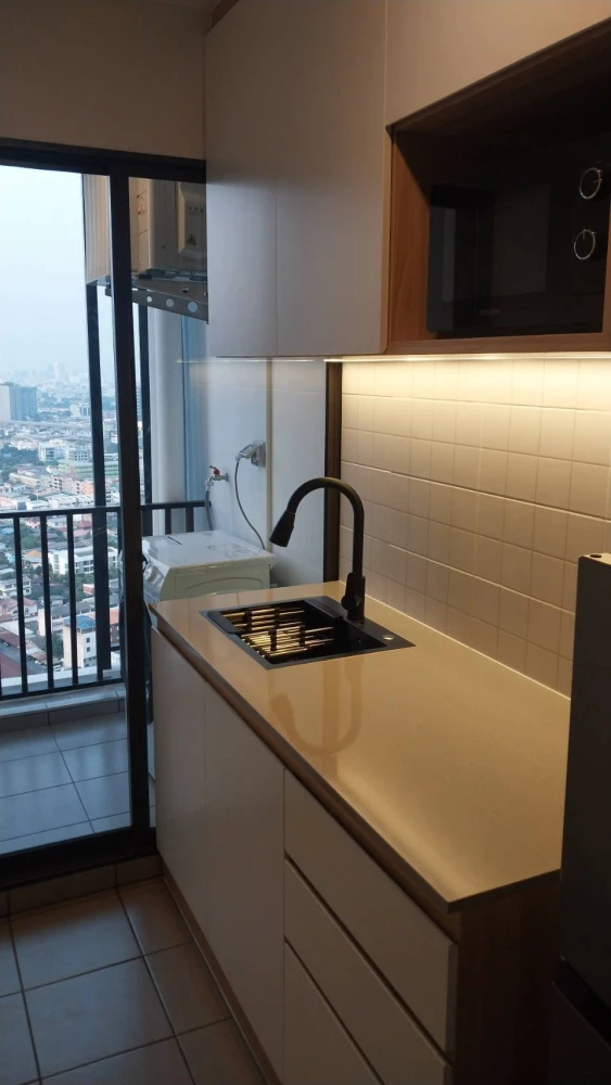 Condo for rent at Regent Home Wuttakat. Nicely decorated unit with high-quality built-in furniture. Everything you need in one place. Book now! Don't