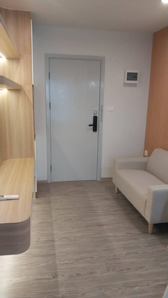 Condo for rent at Regent Home Wuttakat. Nicely decorated unit with high-quality built-in furniture. Everything you need in one place. Book now! Don't