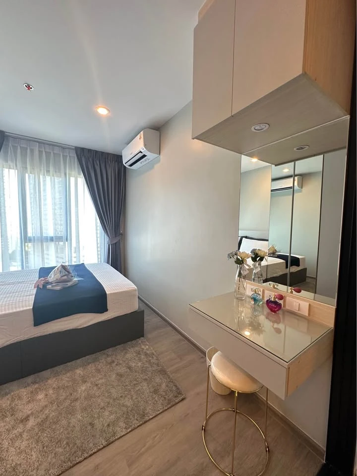 Condo for rent at Regent Home Wutthakat. Fully furnished with built-in furniture and appliances. Book now!