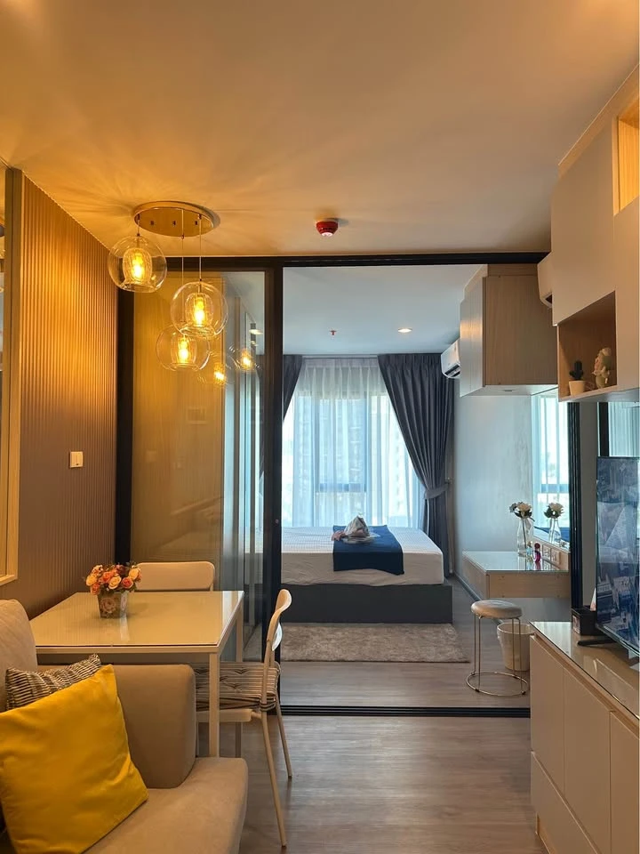 Condo for rent at Regent Home Wutthakat. Fully furnished with built-in furniture and appliances. Book now!