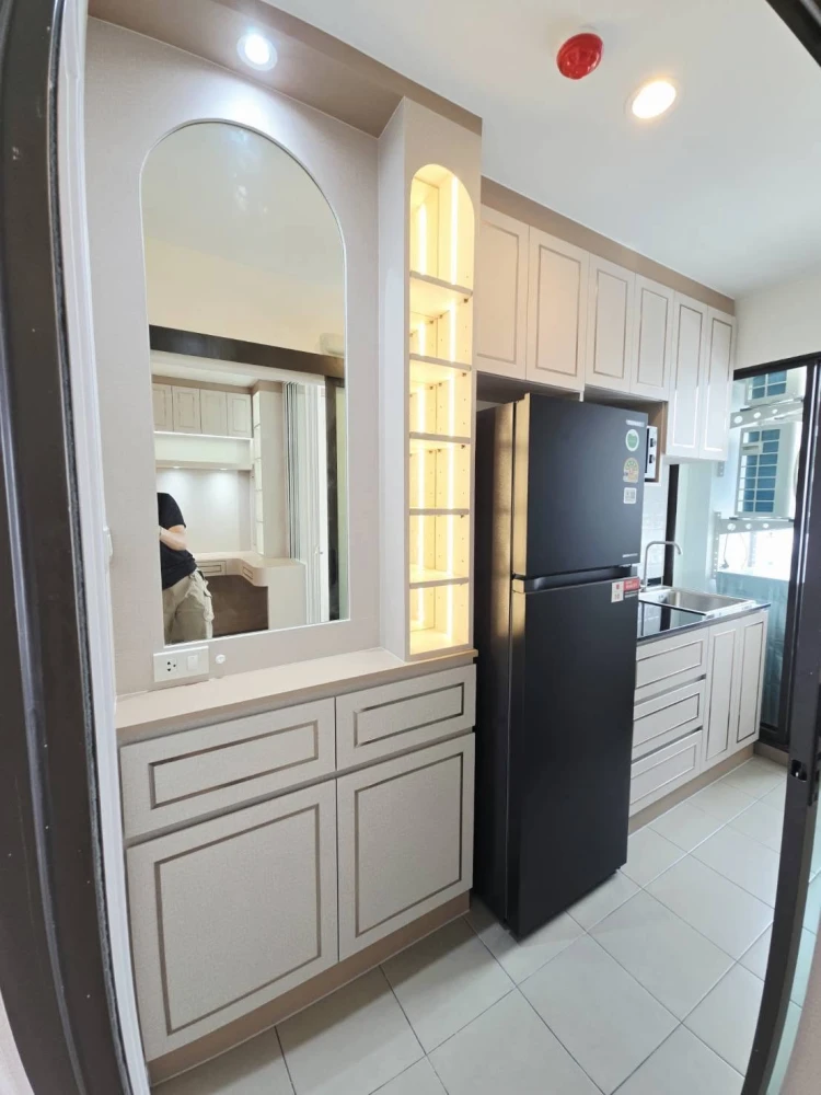 Condo for rent at Regent Home Wutthakat. Move-in ready, fully equipped with amenities, and at a great price—book now!