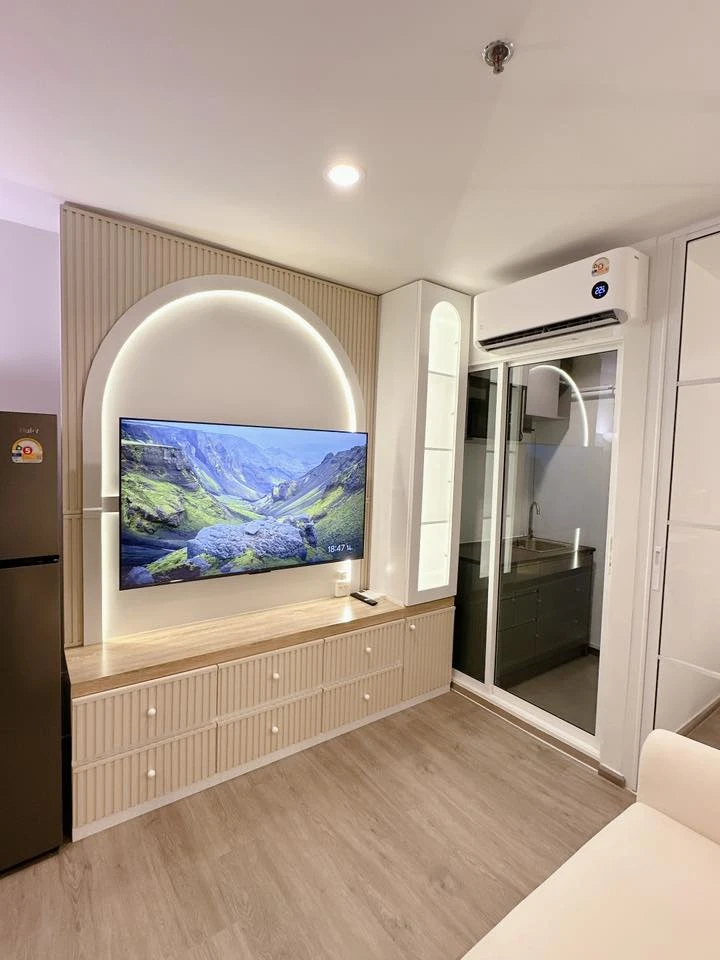 Condo for rent, Regent Home Bangna. Ready to move in, beautifully decorated with full built-in furniture. You definitely don't want to miss this!