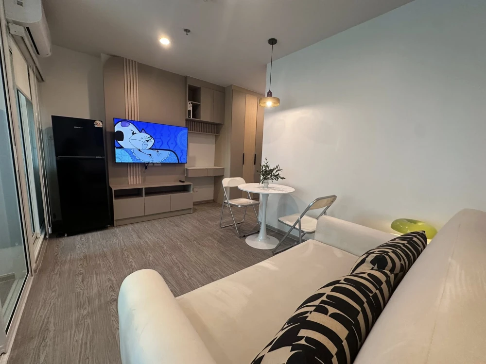 Condo for rent: Regent Home Bangna, fully furnished, ready to move in, complete with furniture and appliances, just bring your bags and move in.