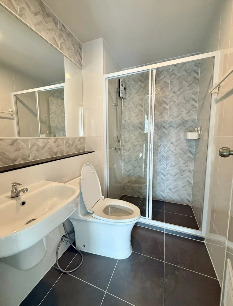 Condo for rent, Regent Home, Wutthakat, 20th floor, beautiful open view, no buildings blocking, walk to BTS, closest, hurry and reserve now, don't mis
