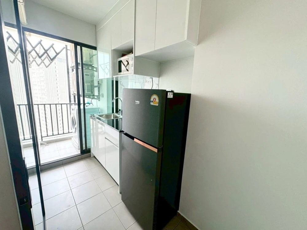 Condo for rent, Regent Home Wutthakat, north-facing unit with view of the Phra Pathom Chedi, cool breeze all day, fully furnished with built-in furnit