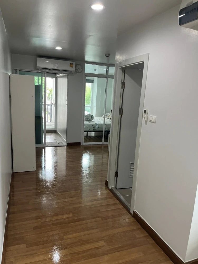 Condo for rent at Regent Orchid Talad Plu. Ready to move in, partitioned into separate areas, maximizing usable space. Book now, don't miss out!