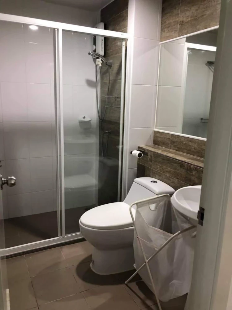 Condo for rent at Regent Orchid Talad Plu. Ready to move in, partitioned into separate areas, maximizing usable space. Book now, don't miss out!