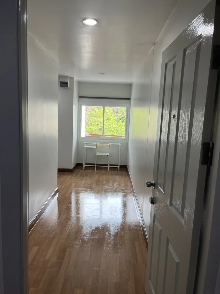 Condo for rent at Regent Orchid Talad Plu. Ready to move in, partitioned into separate areas, maximizing usable space. Book now, don't miss out!