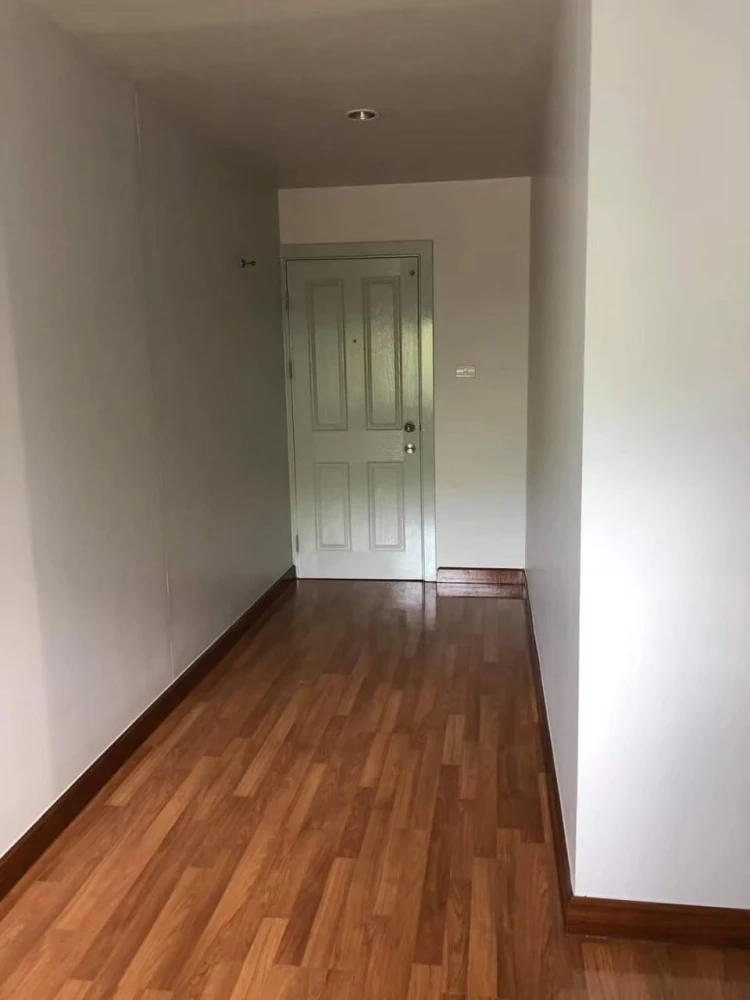 Condo for rent at Regent Orchid Talad Plu. Ready to move in, partitioned into separate areas, maximizing usable space. Book now, don't miss out!
