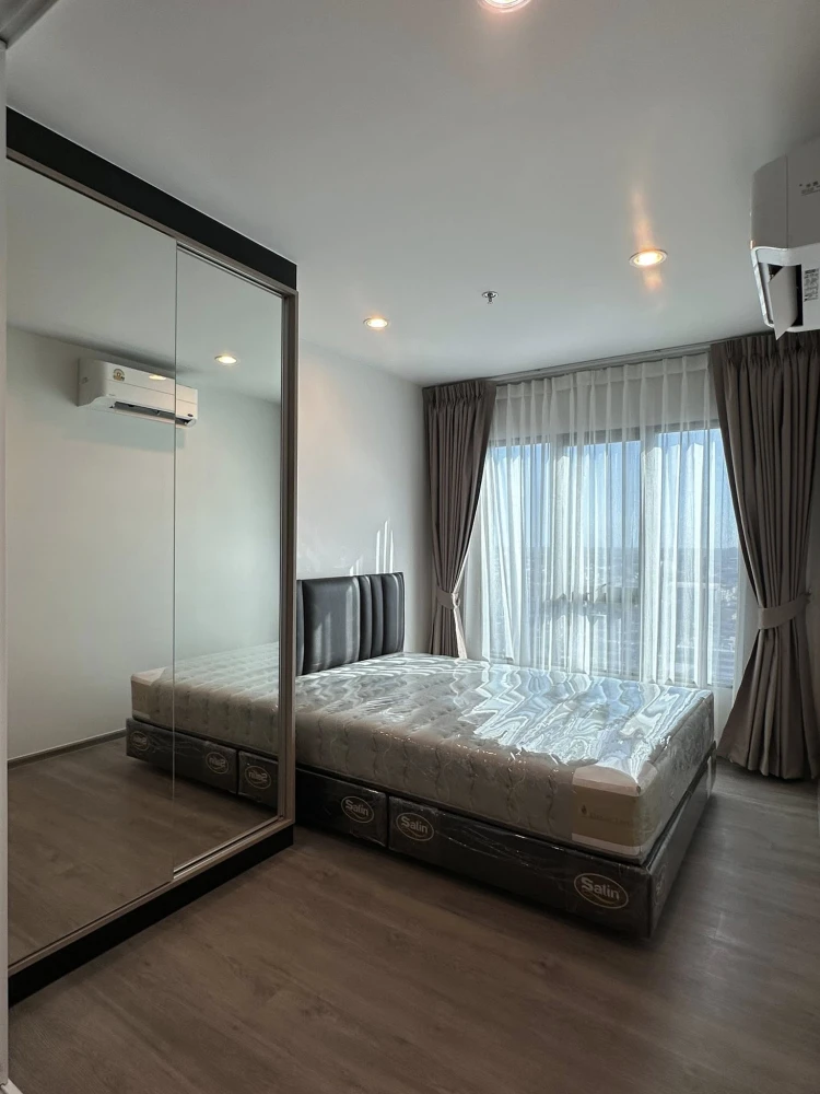 Condo for rent at Regent Wutthakat. Beautiful built-in furniture, warm minimalist style, elegant and clean. Book now!