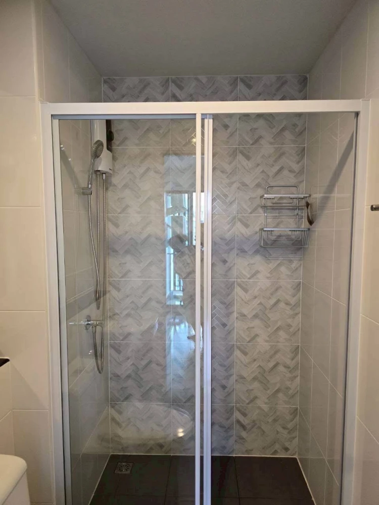 Condo for rent at Regent Wutthakat. Nice unit on the 12th floor, a great height and price. Book today! Don't wait!