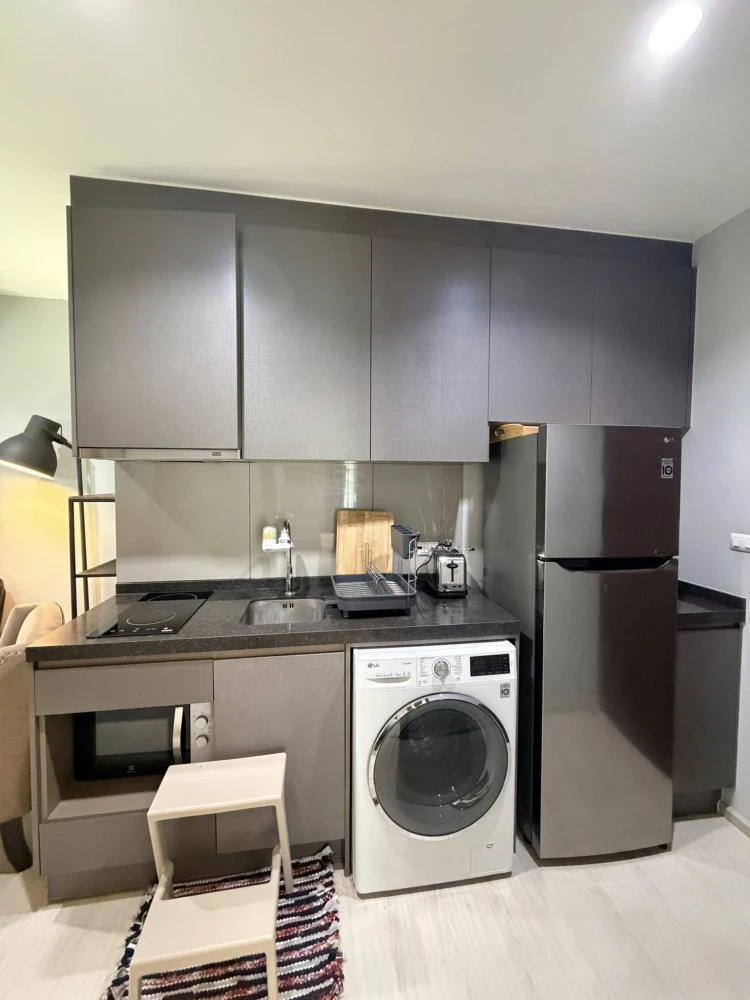 Condo for rent at Rhythm Asoke, fully furnished and ready to move in. Complete amenities. Book today! Don't wait!