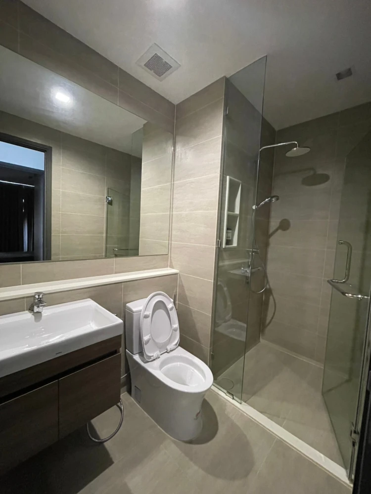 Condo for rent: Rhythm Charoenkrung Pavilion, large and spacious room, comes with usable space, hurry and reserve.