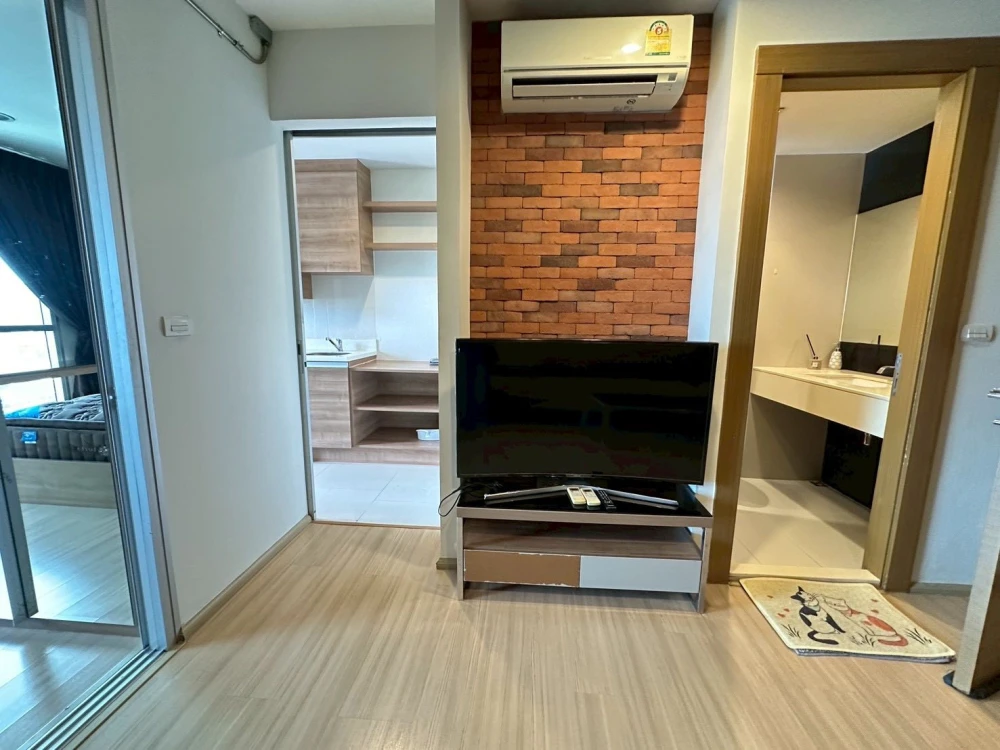Condo for rent: Rhythm Ratchada-Huaikhwang. Fully furnished and ready to move in. High-quality wallpaper. Convenient and complete amenities all in one