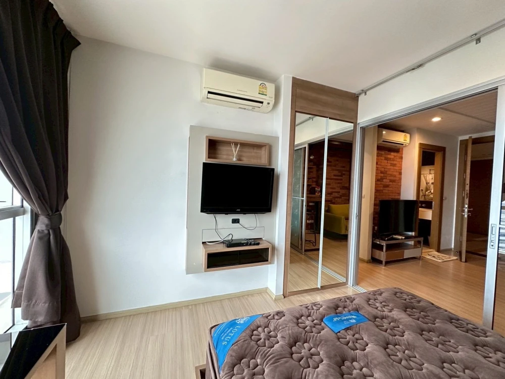 Condo for rent: Rhythm Ratchada-Huaikhwang. Fully furnished and ready to move in. High-quality wallpaper. Convenient and complete amenities all in one