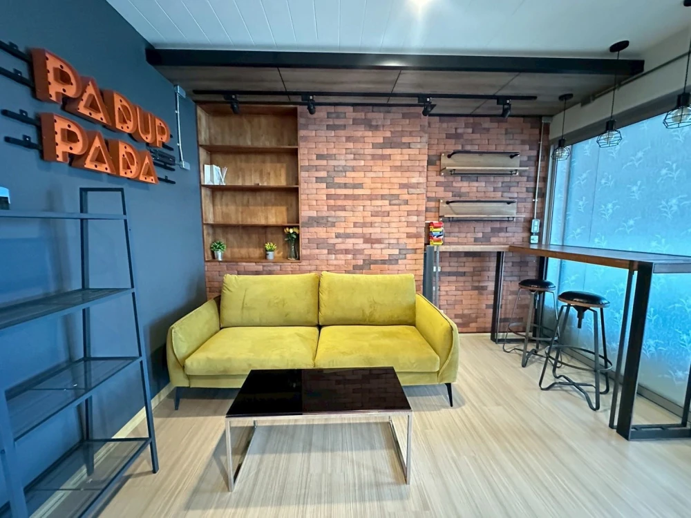 Condo for rent: Rhythm Ratchada-Huaikhwang. Fully furnished and ready to move in. High-quality wallpaper. Convenient and complete amenities all in one