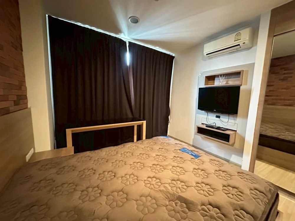 Condo for rent: Rhythm Ratchada-Huaikhwang. Fully furnished and ready to move in. High-quality wallpaper. Convenient and complete amenities all in one