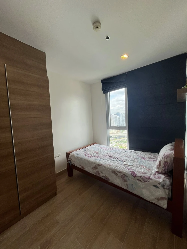 Condo for rent, Rhythm Sukhumvit 50, ready to move in, spacious living space, convenient and complete here. Come reserve today.