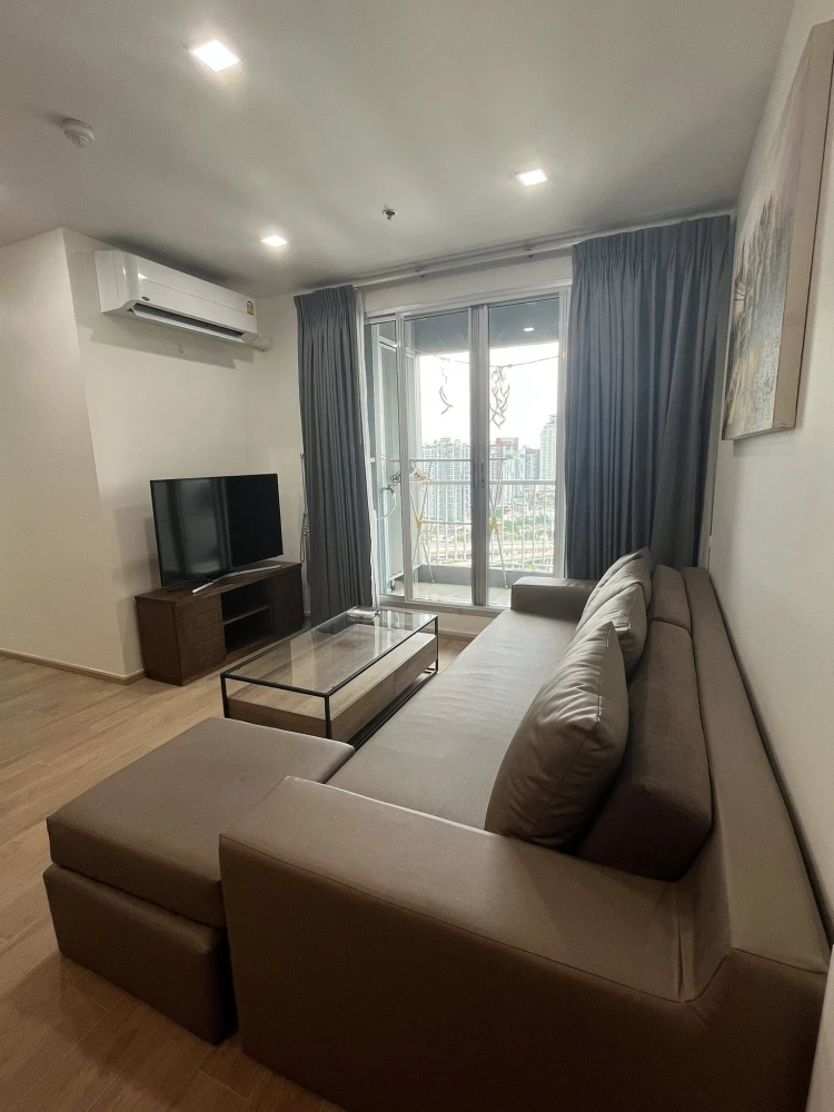 Condo for rent, Rhythm Sukhumvit 50, ready to move in, spacious living space, convenient and complete here. Come reserve today.