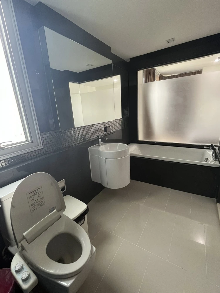 Condo for rent, Rhythm Sukhumvit 50, ready to move in, spacious living space, convenient and complete here. Come reserve today.