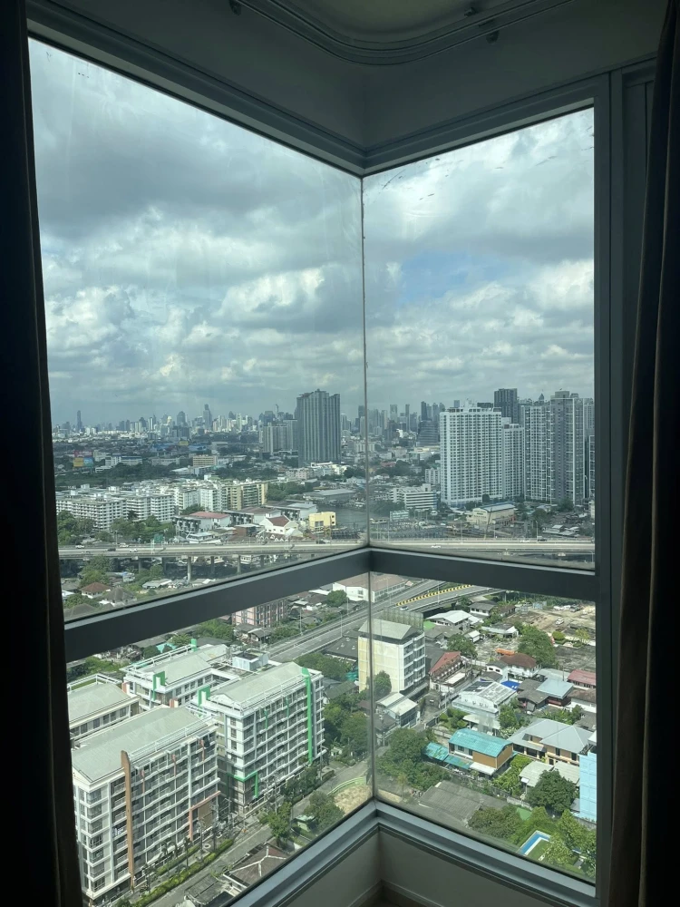 Condo for rent, Rhythm Sukhumvit 50, ready to move in, spacious living space, convenient and complete here. Come reserve today.